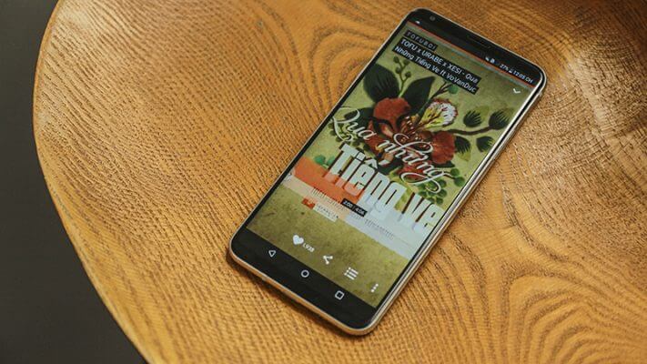 Mo Hop Va Tren Tay Nhanh Lg V30 Le Ra Day Nen La Lg G6 637 15