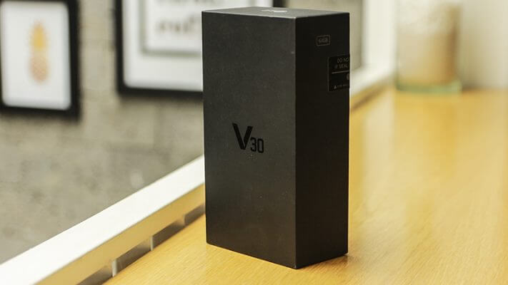 Mo Hop Va Tren Tay Nhanh Lg V30 Le Ra Day Nen La Lg G6 637